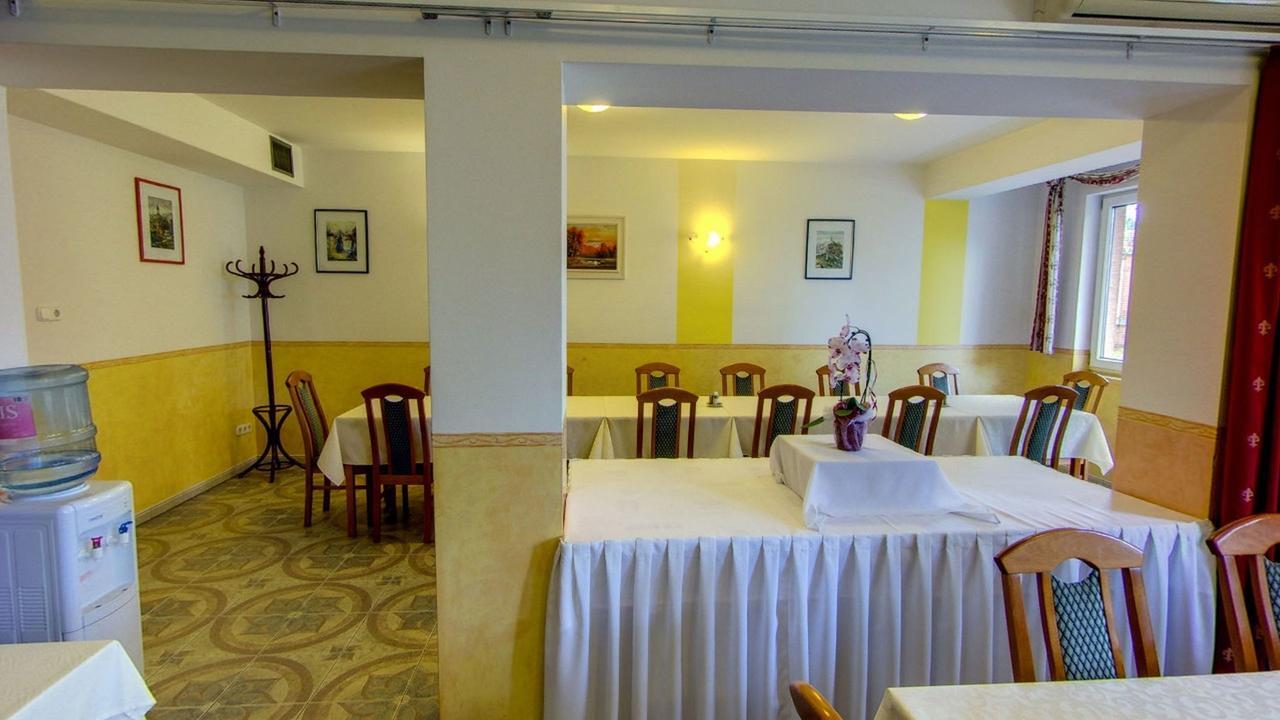 Bella Hotel セゲド エクステリア 写真