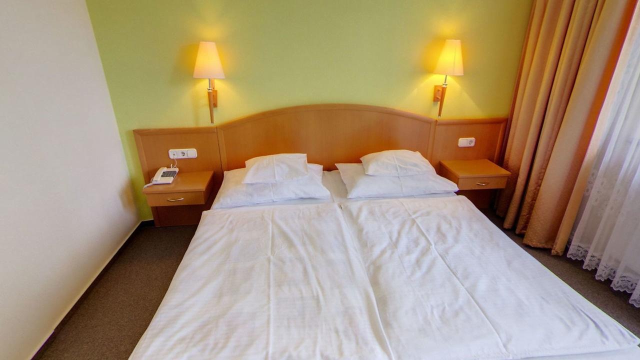 Bella Hotel セゲド エクステリア 写真