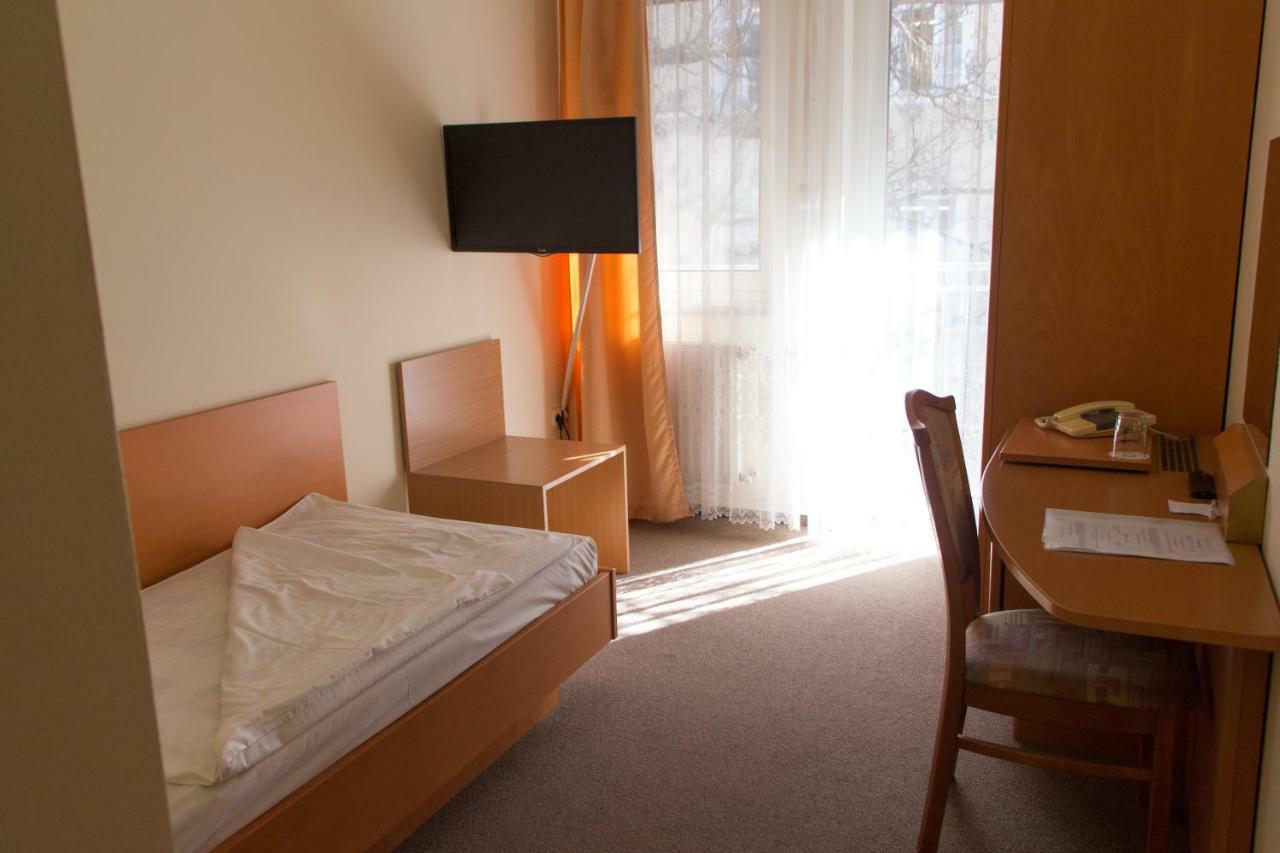 Bella Hotel セゲド エクステリア 写真